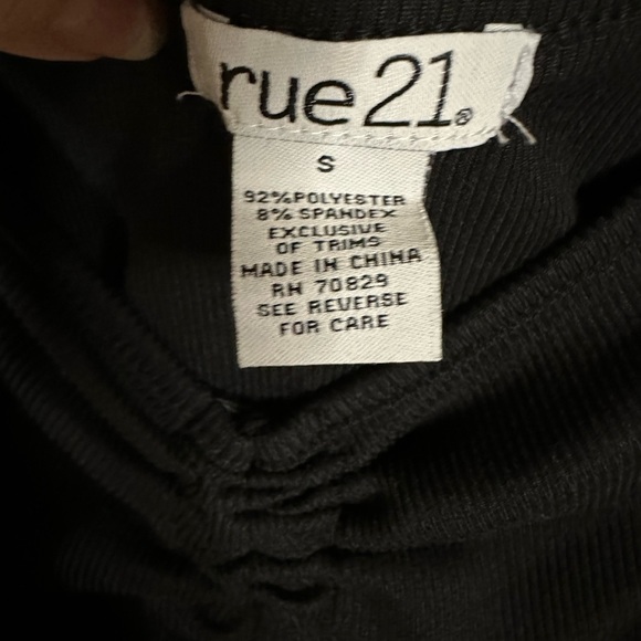 EUC rue 21 Crop Top - Picture 13 of 14